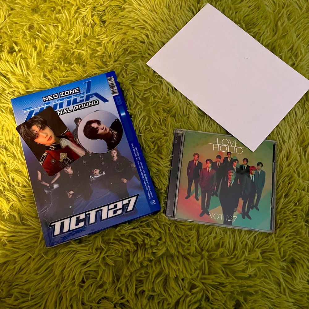 KPOP ALBUM AND CD BUNCLE nct bundle album cd and poster 35$